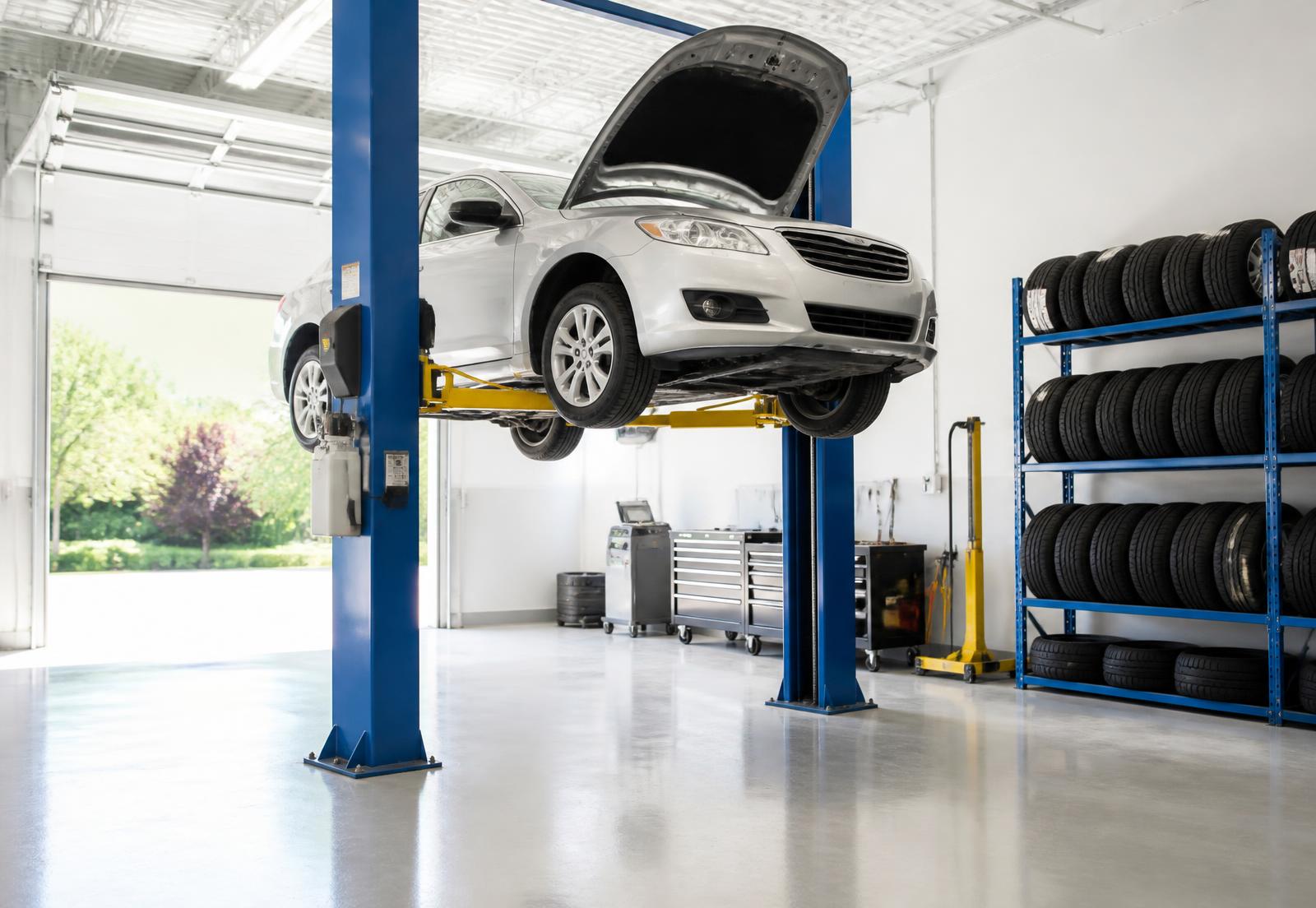 Clean, bright service bay at Ronny's Unique Auto in Toms River, New Jersey